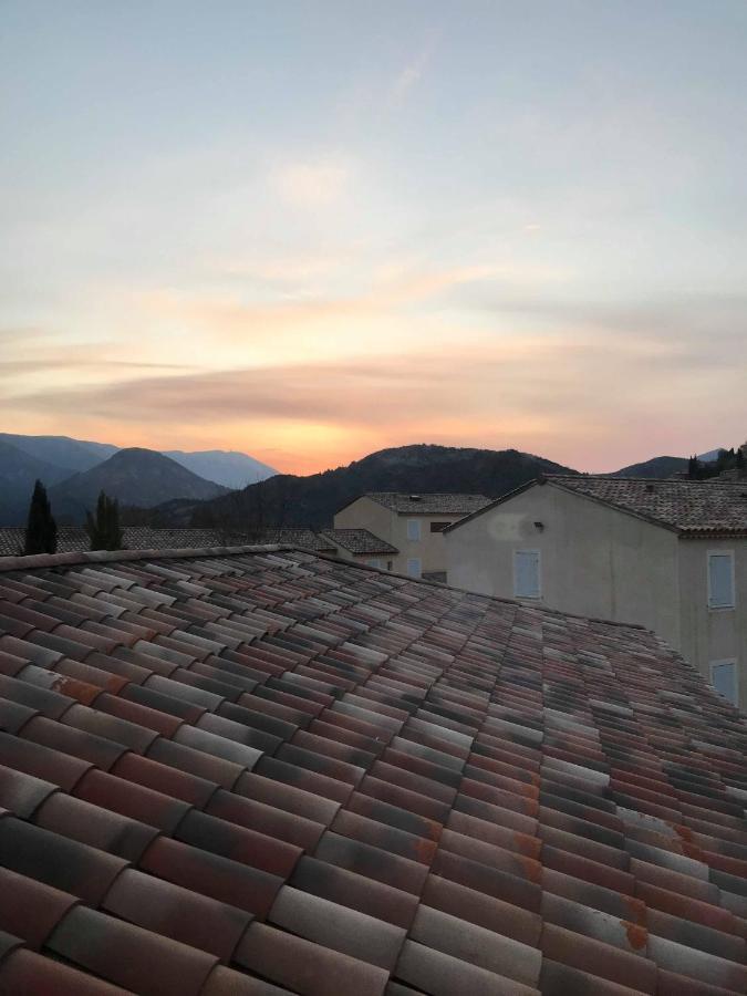 La Tour De Guet Aparthotel Montbrun-les-Bains Eksteriør bilde